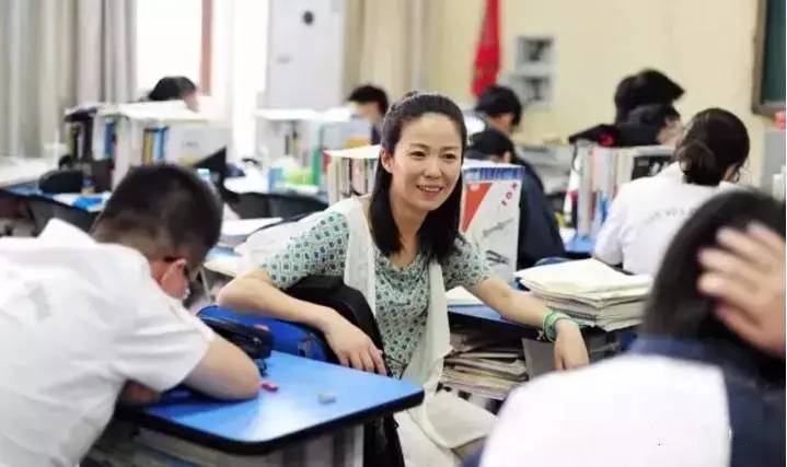 高中老师写鸡汤文走红：人生很贵 请别浪费 第1张